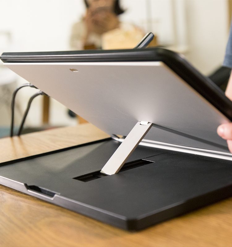 XP-Pen AC18 Multifunktionaler Metallständer:Auspacken