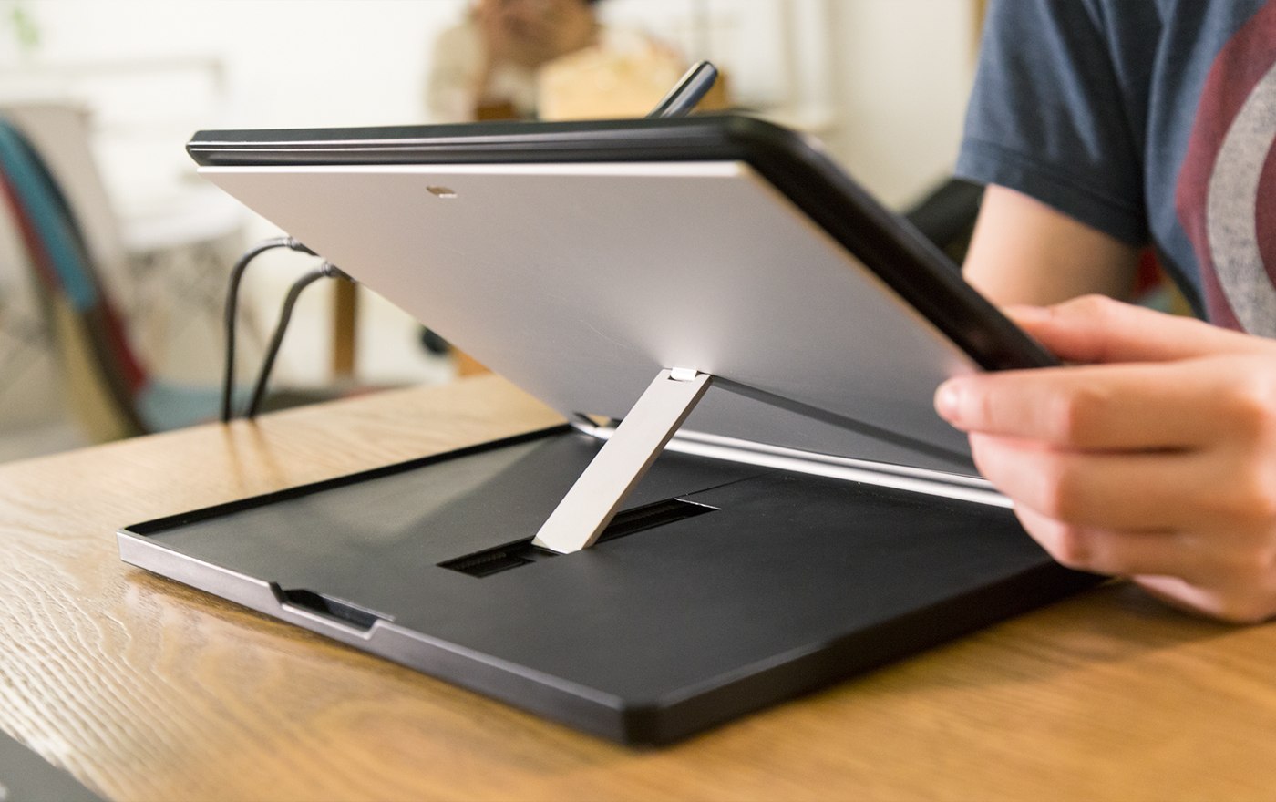 XP-Pen AC18 Multifunktionaler Metallständer:Auspacken